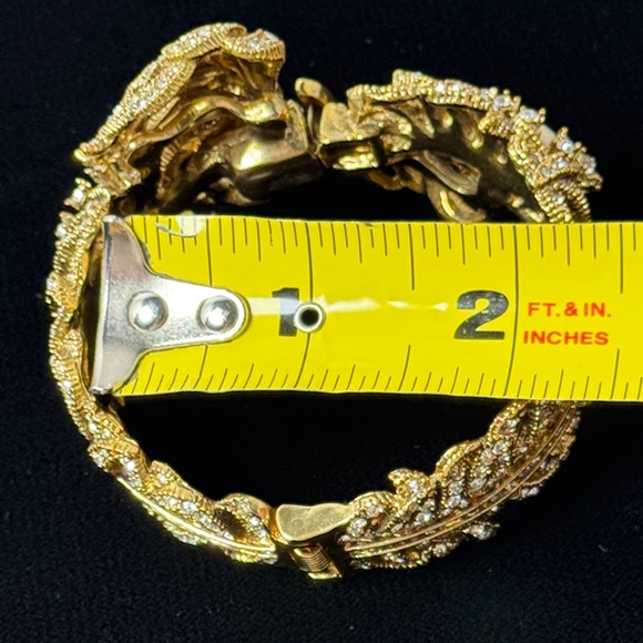 J.‎ CREW Pave Feather Hinged Bangle Gold Ivory Crystal Floral Bracelet Preppy - Picture 9 of 13